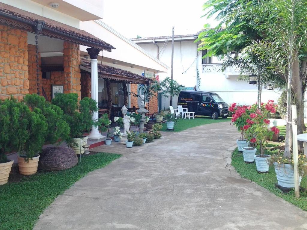 La Grande Holiday Resort Negombo Buitenkant foto